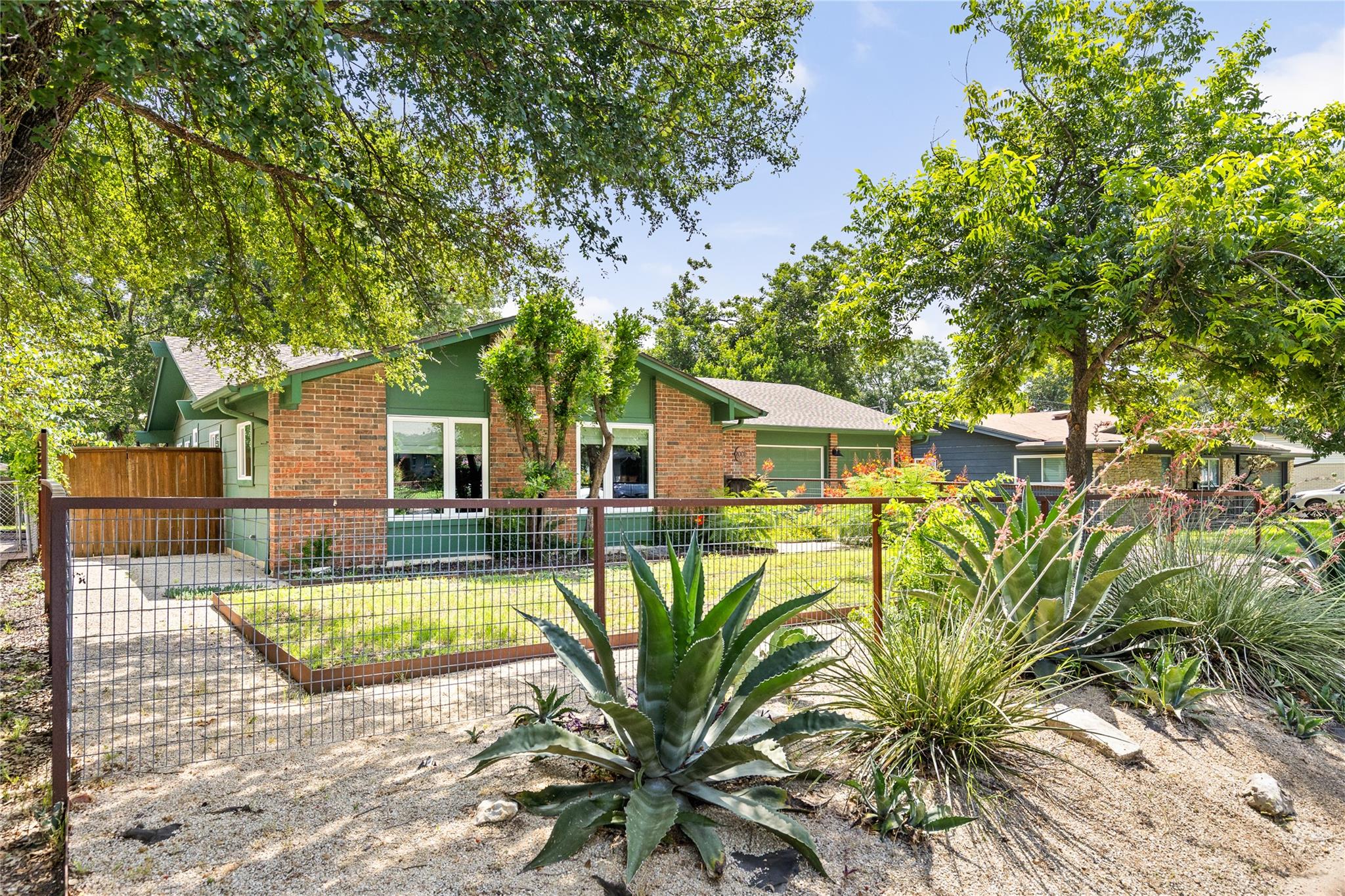 2001 Teakwood DR
