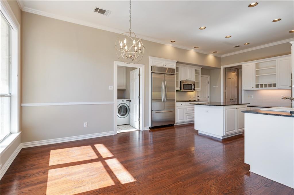 2705 Bartons Bluff LN