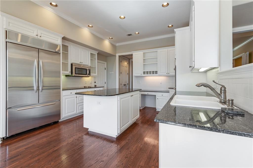 2705 Bartons Bluff LN