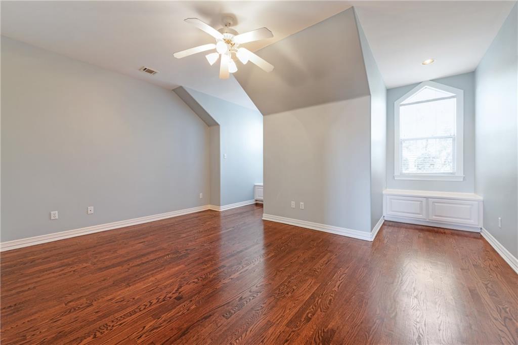 2705 Bartons Bluff LN