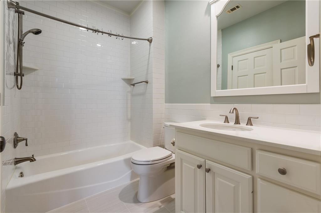 2705 Bartons Bluff LN