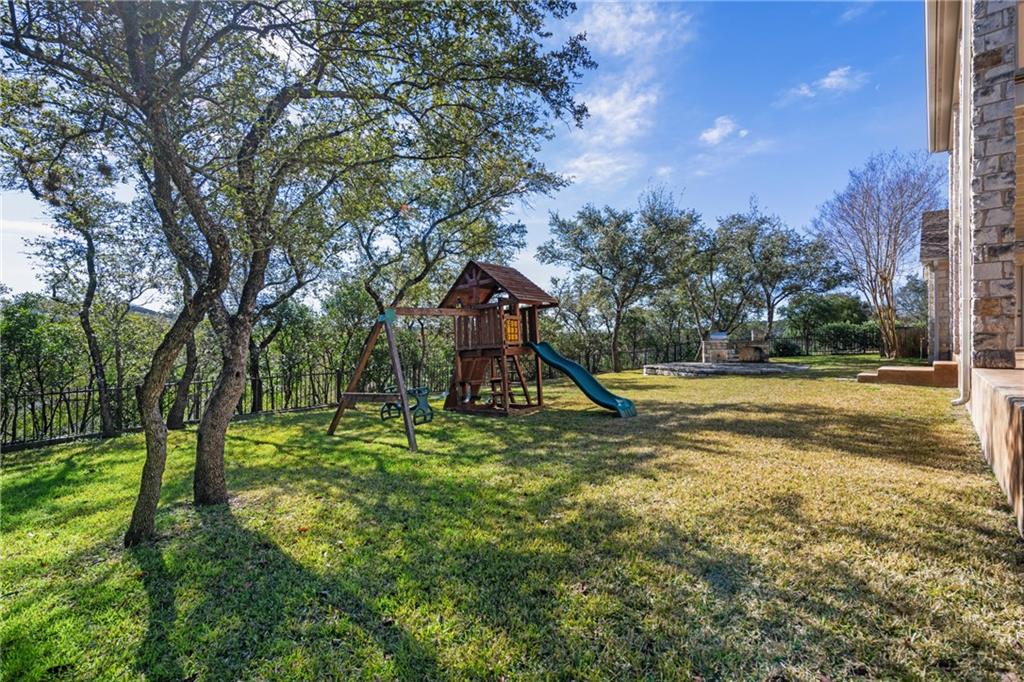 2705 Bartons Bluff LN