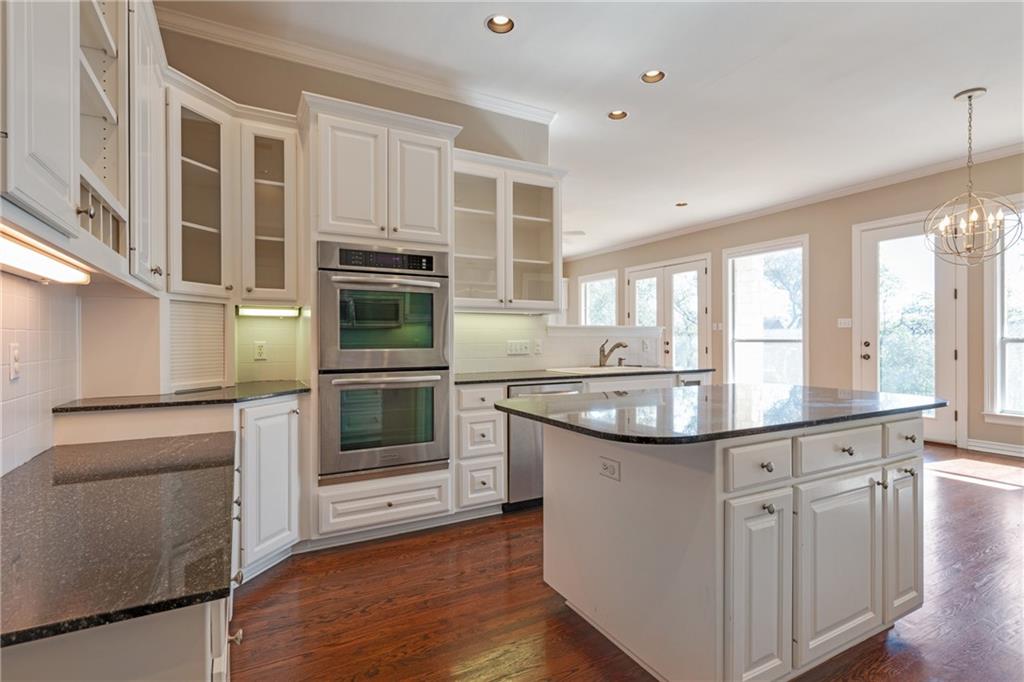 2705 Bartons Bluff LN