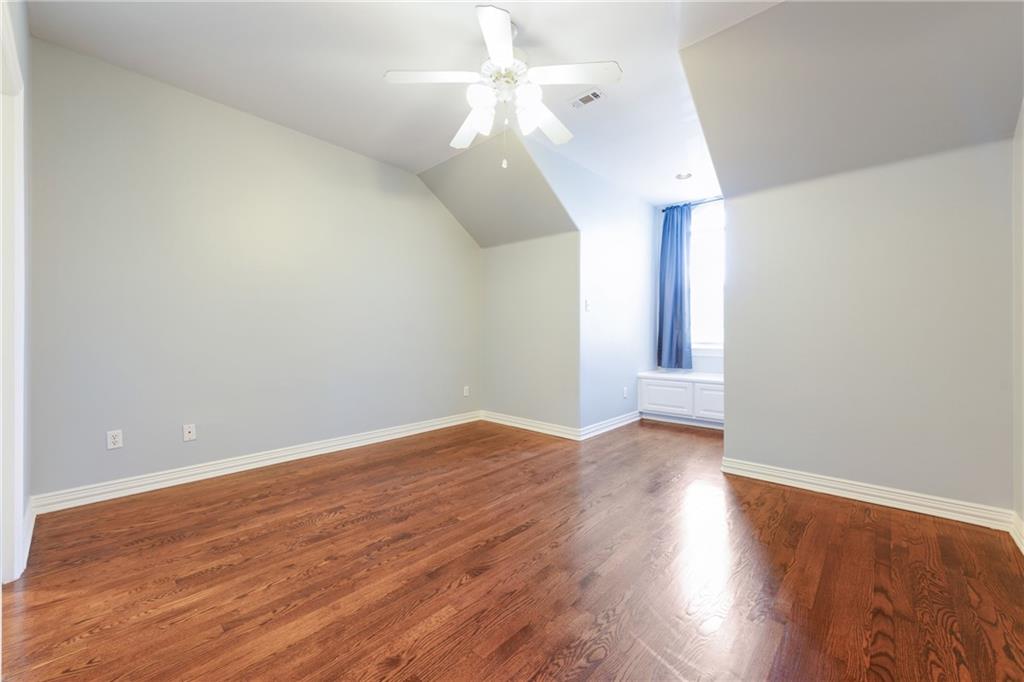 2705 Bartons Bluff LN