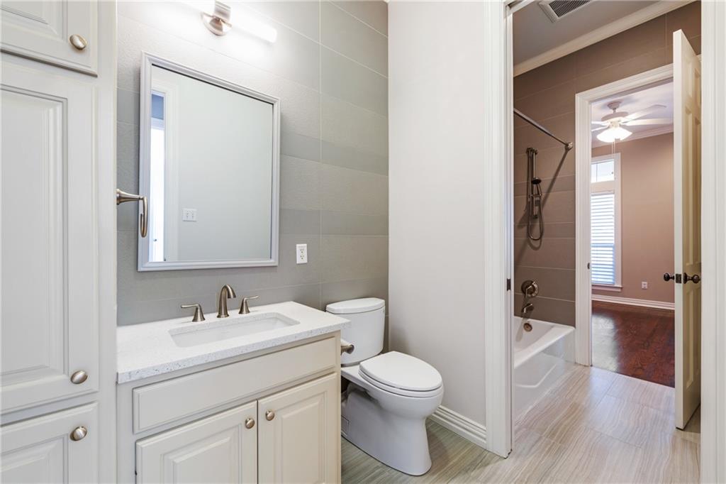 2705 Bartons Bluff LN