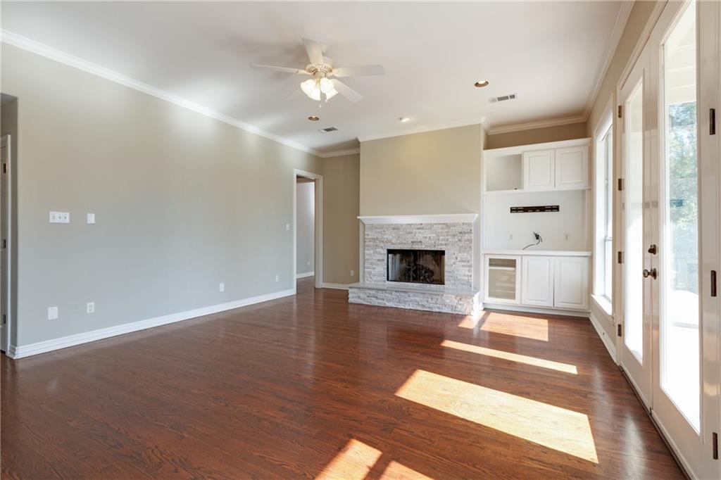 2705 Bartons Bluff LN