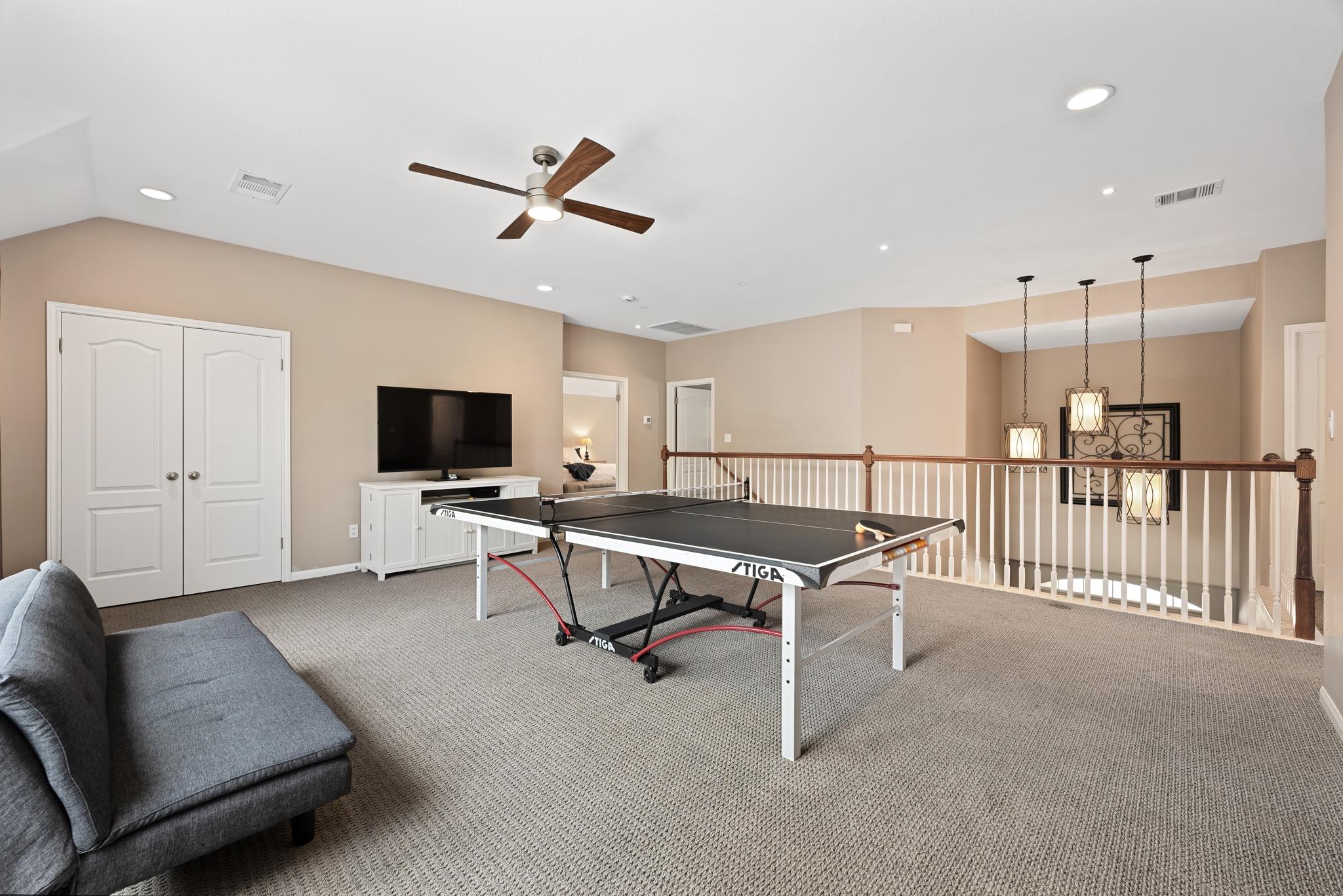 6409 Magenta LN
