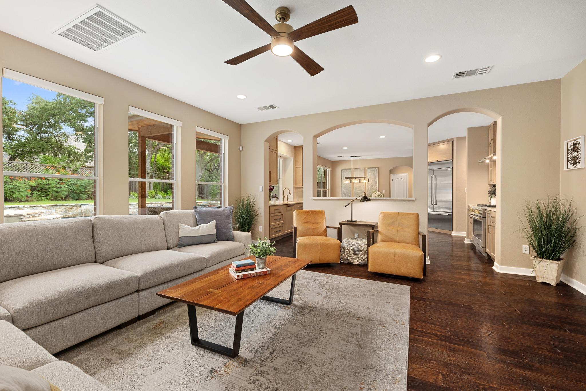 6409 Magenta LN