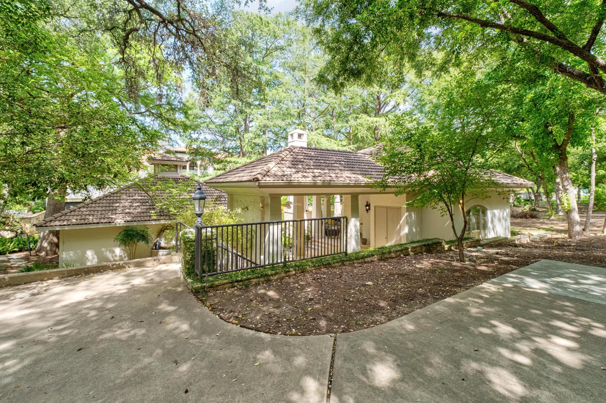 4400 Island Ave