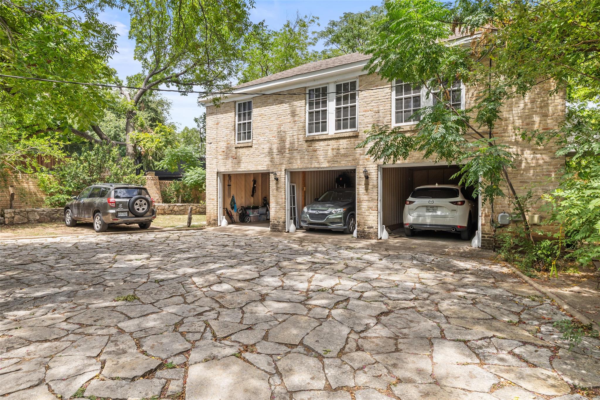 1806 Pearl ST