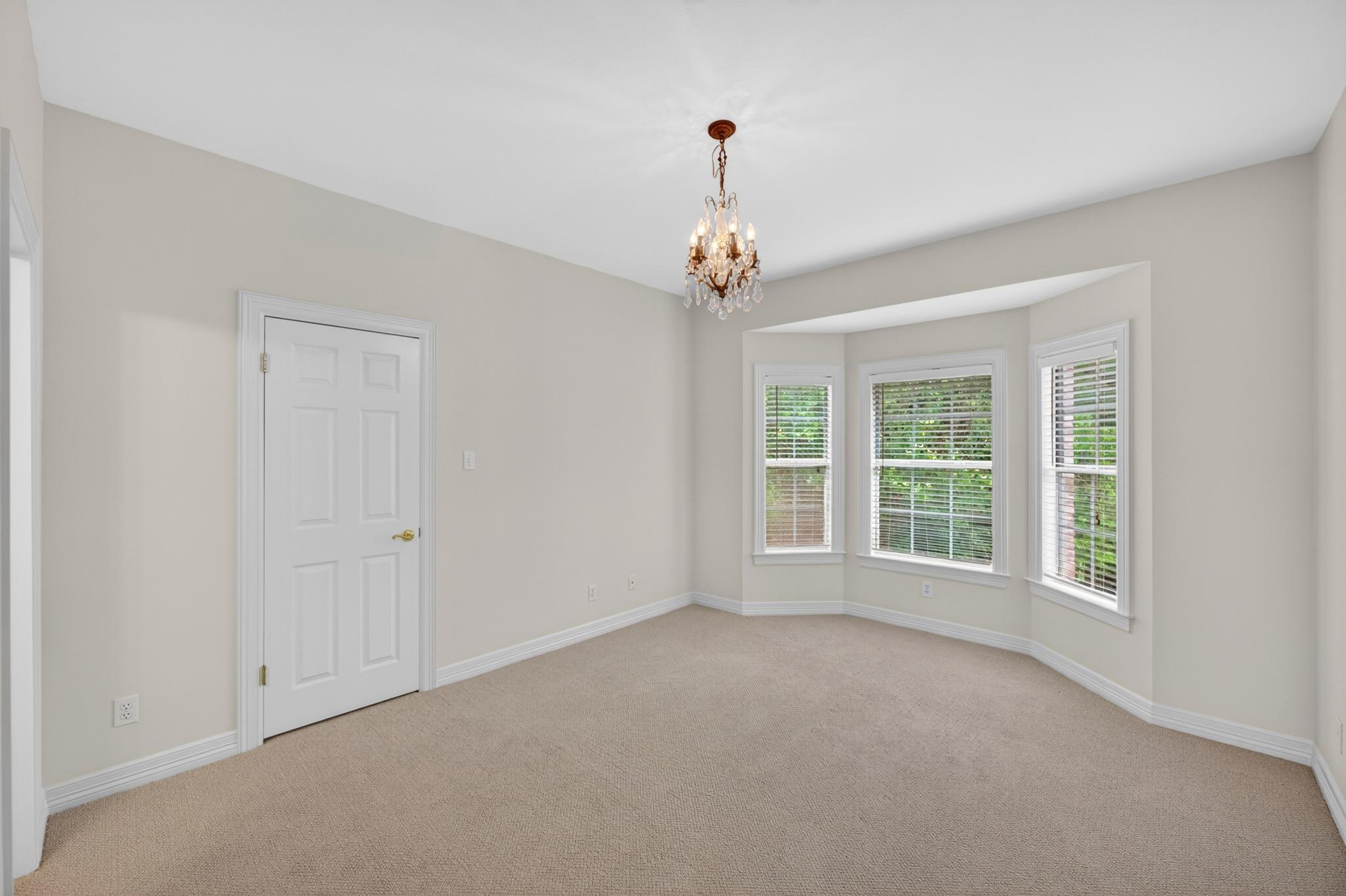804 N Weston LN