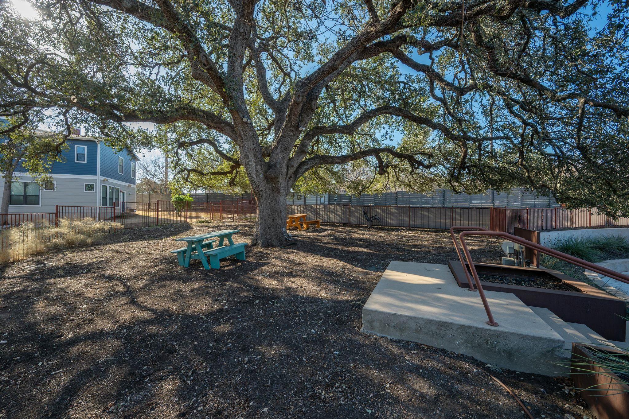 2905 Saville LOOP