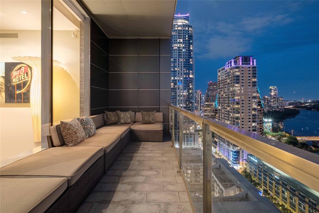 210 Lavaca ST # 2201