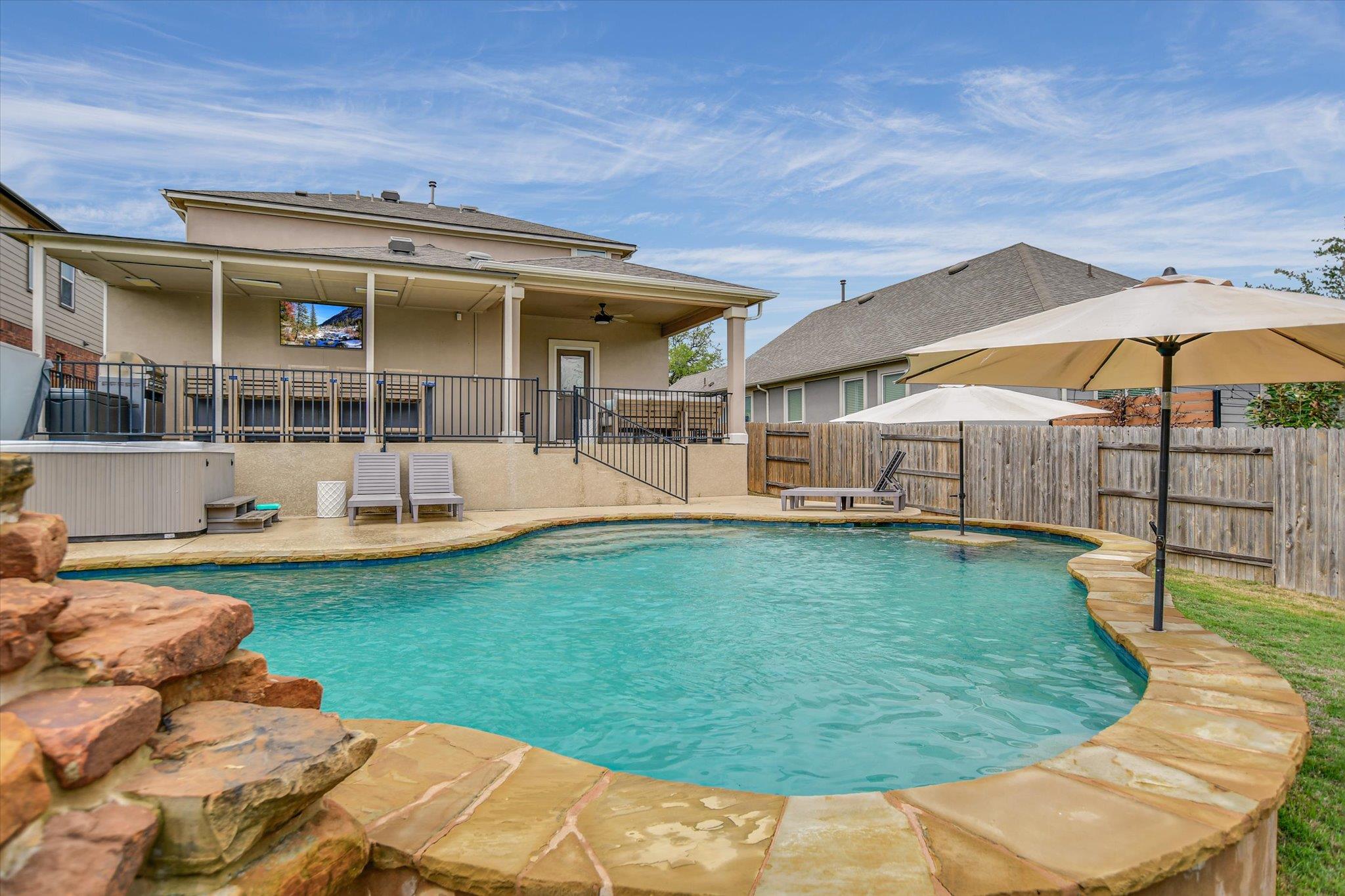 920 Crown Anchor BND