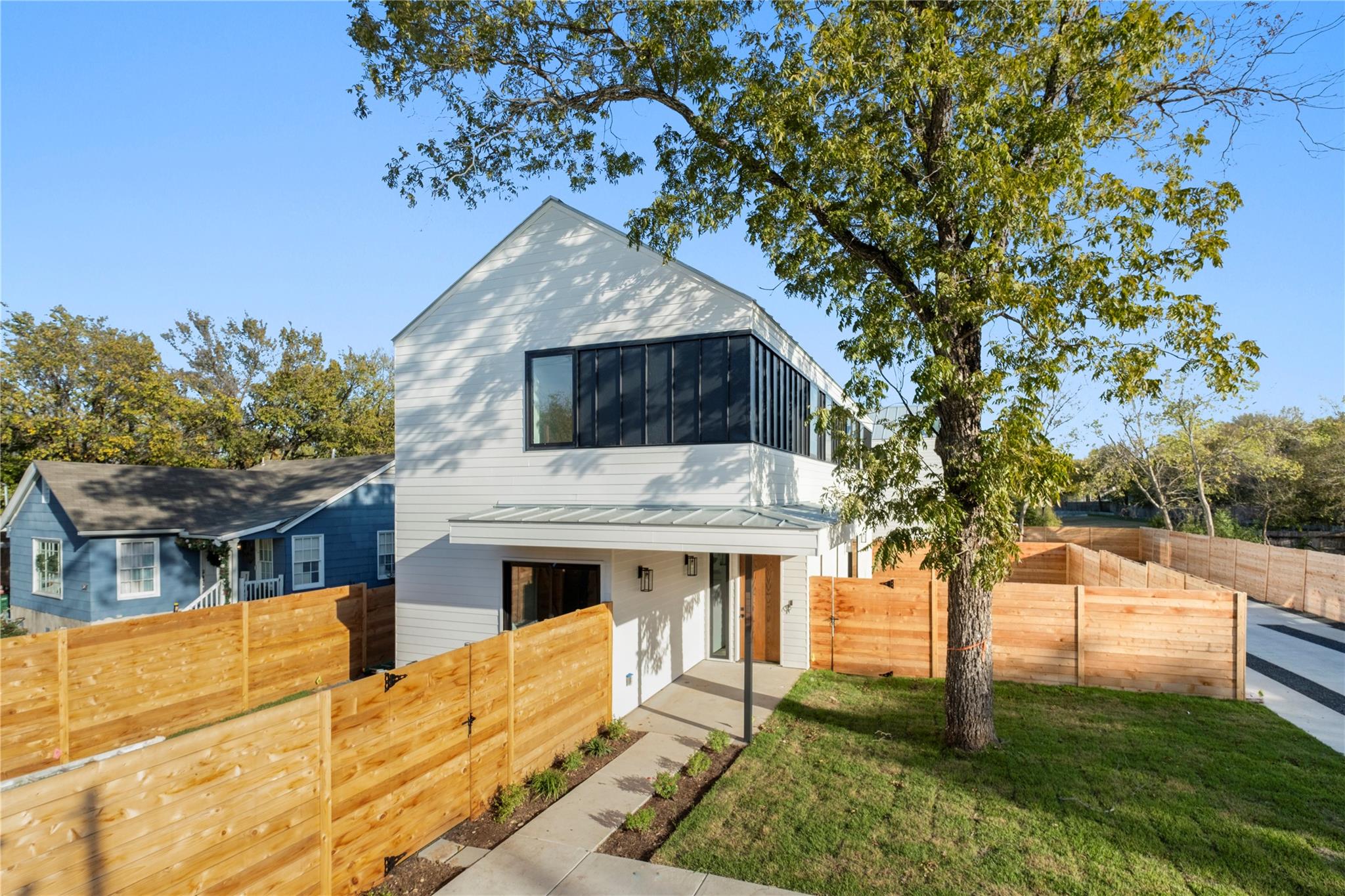 2101 Thrasher LN # 1
