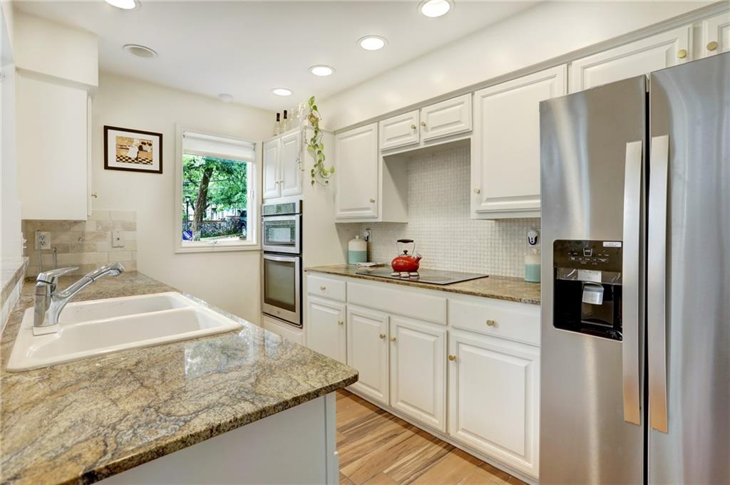 1201 Castle Hill ST # 102