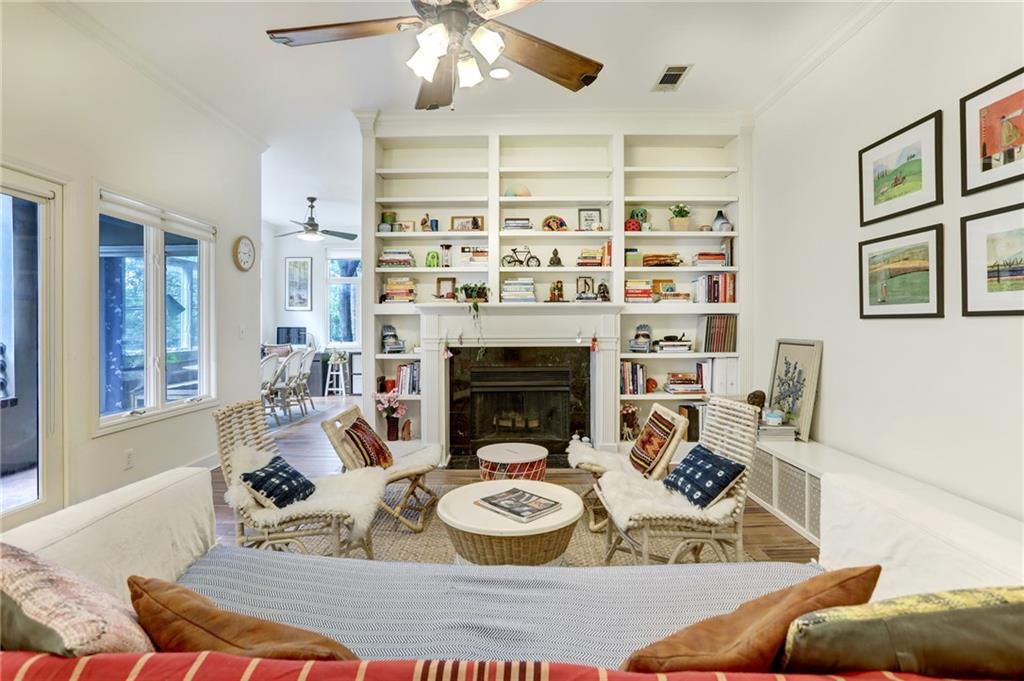 1201 Castle Hill ST # 102