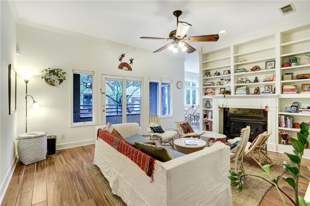 1201 Castle Hill ST # 102