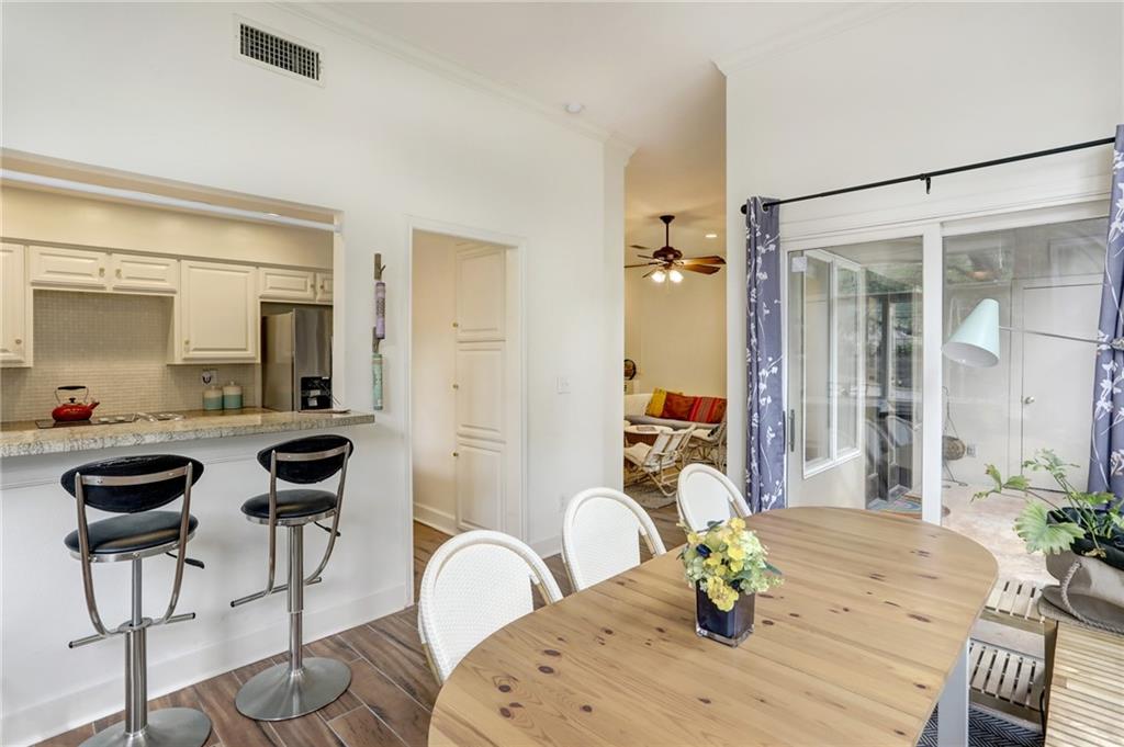 1201 Castle Hill ST # 102