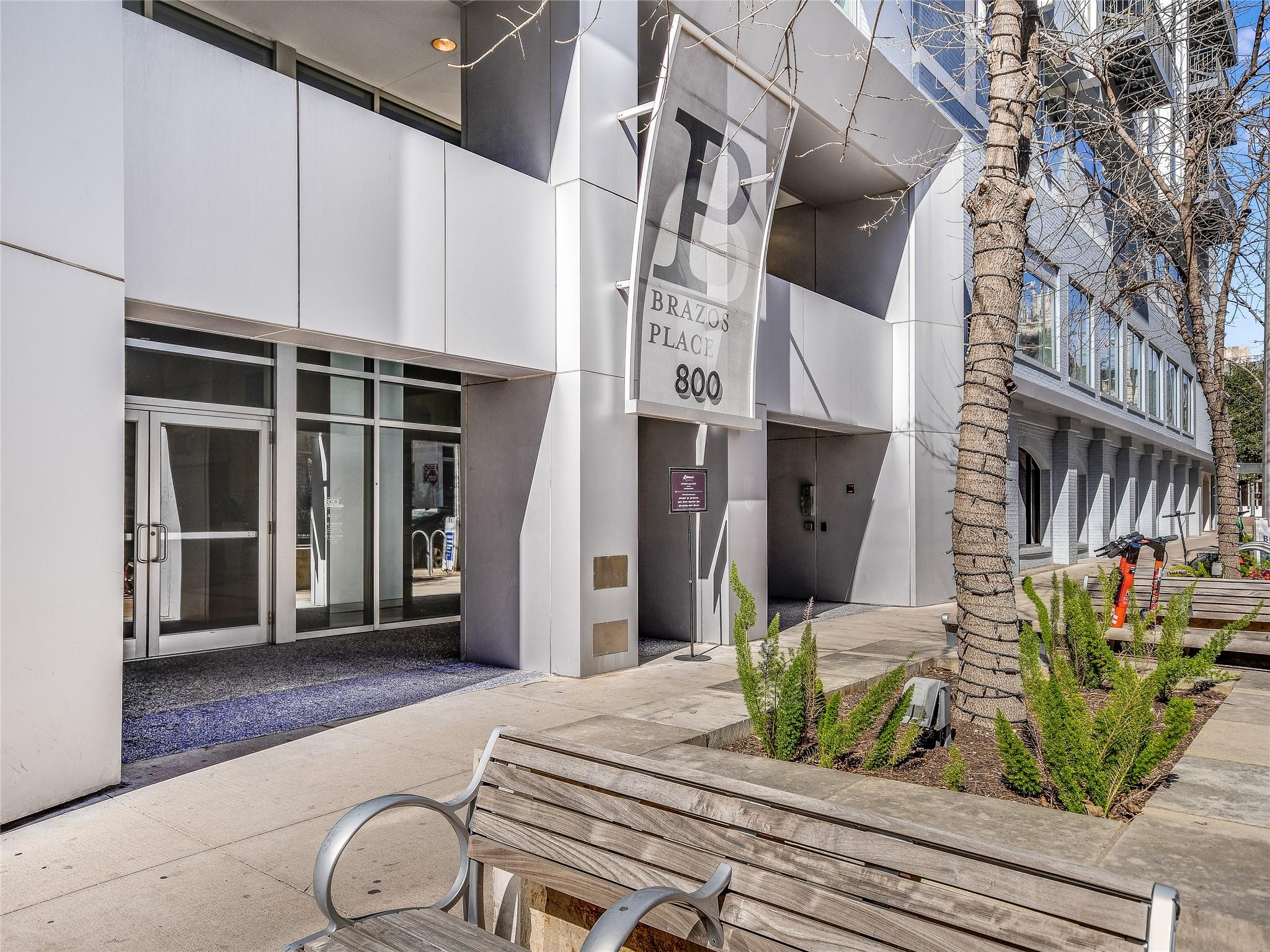 800 Brazos ST # 1009