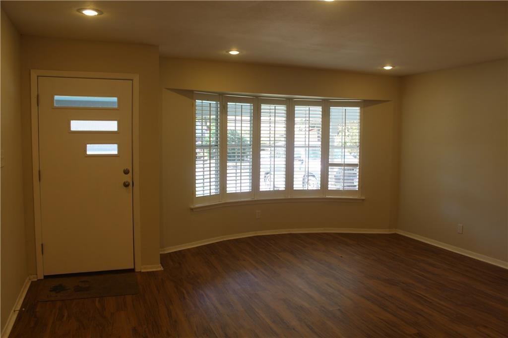 3006 Maplelawn CIR