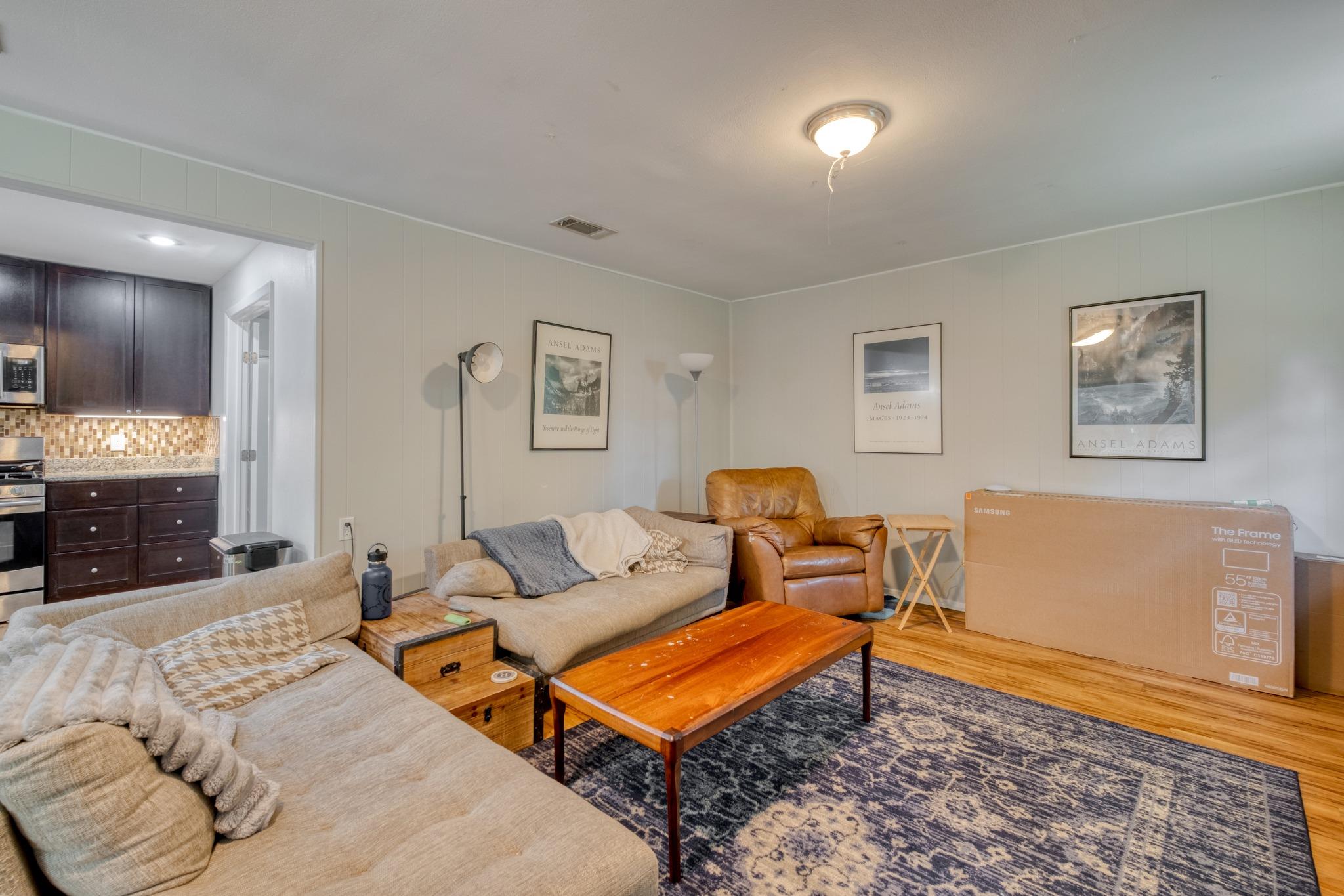 3006 Maplelawn CIR