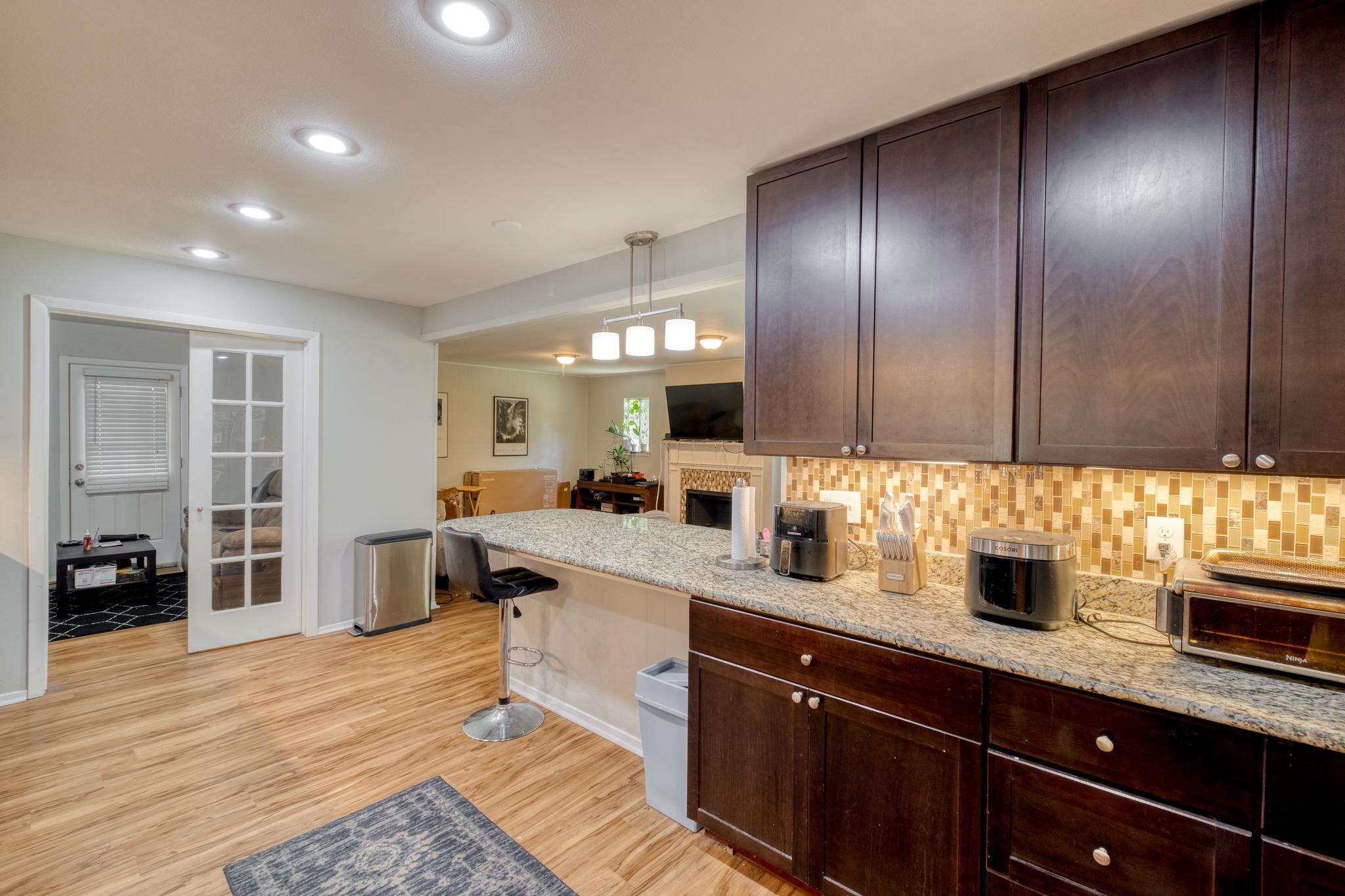 3006 Maplelawn CIR