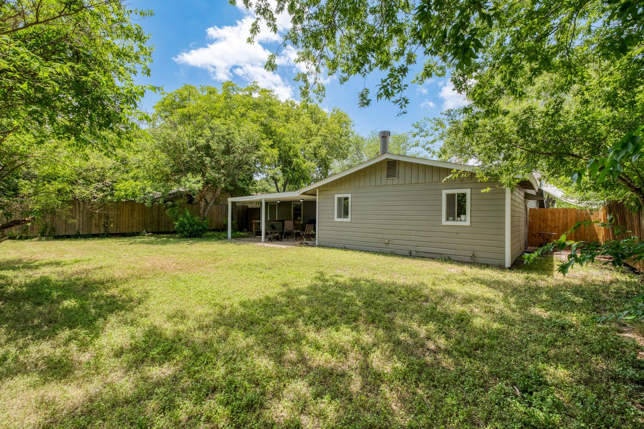 3006 Maplelawn CIR