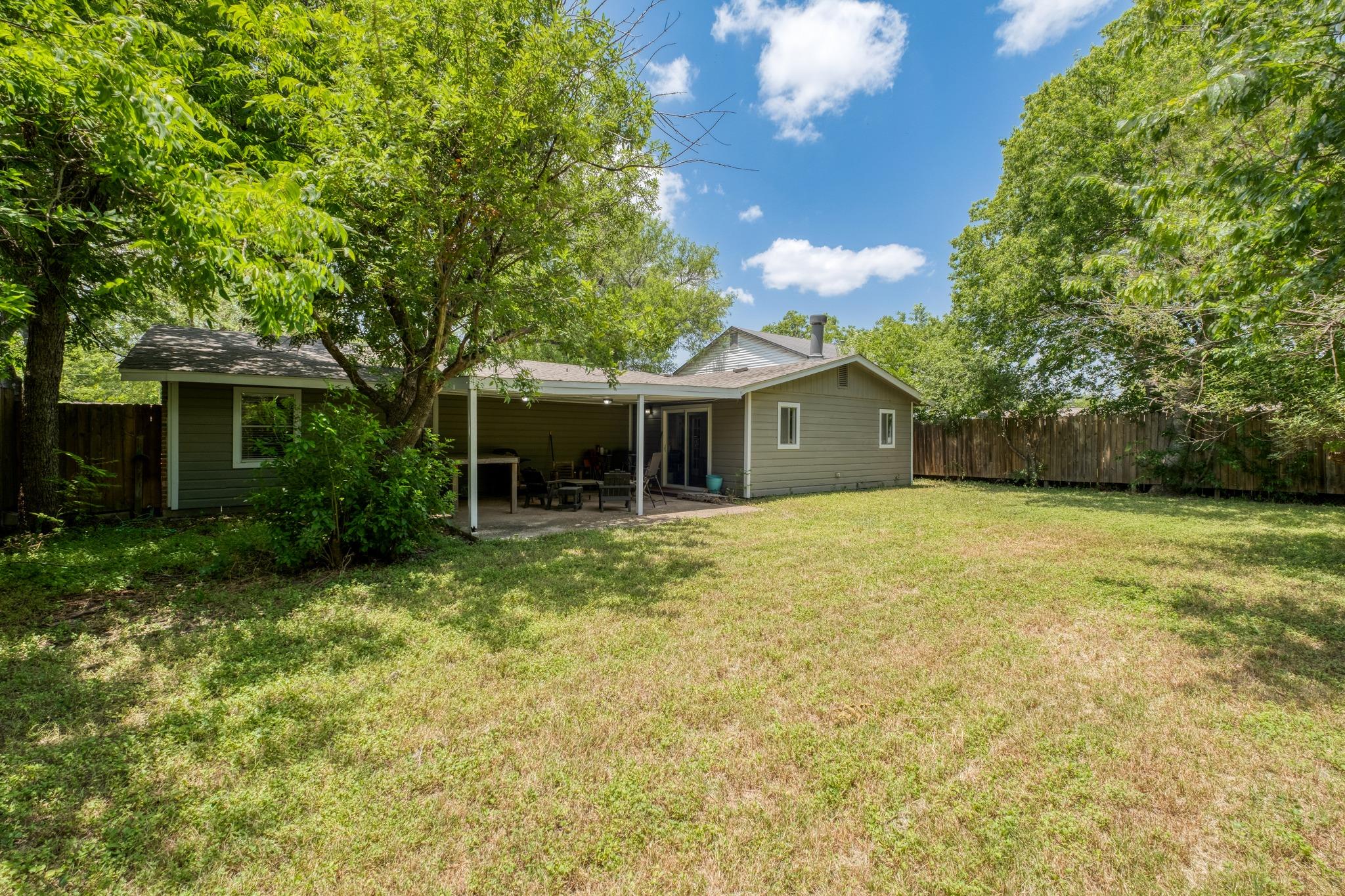 3006 Maplelawn CIR