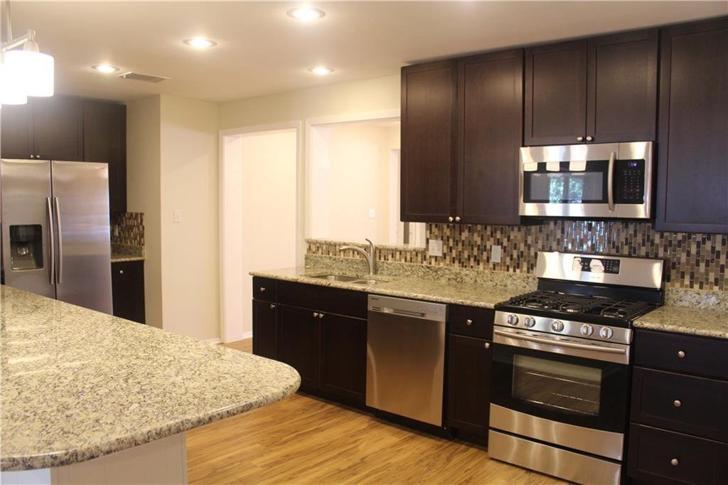 3006 Maplelawn CIR