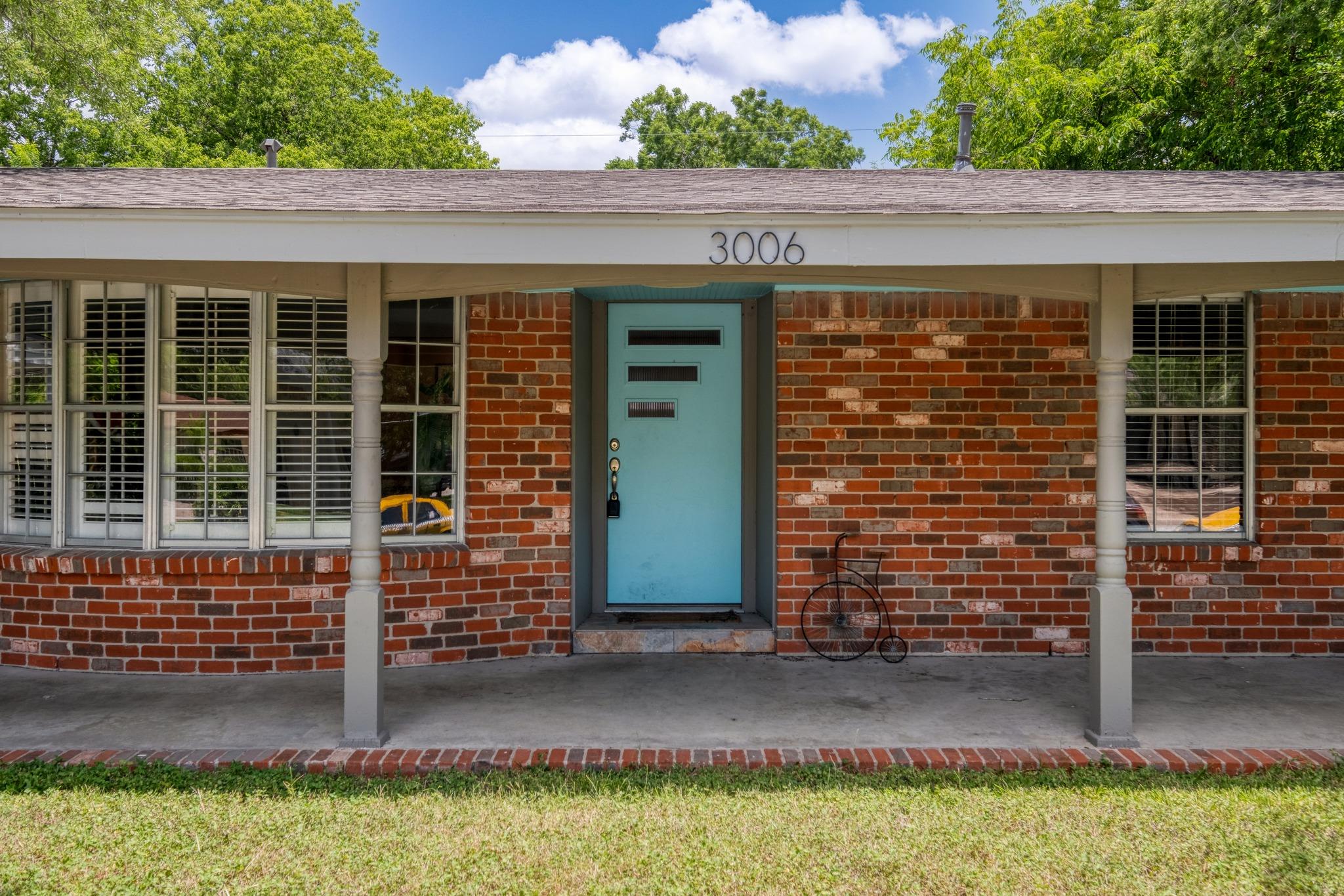3006 Maplelawn CIR