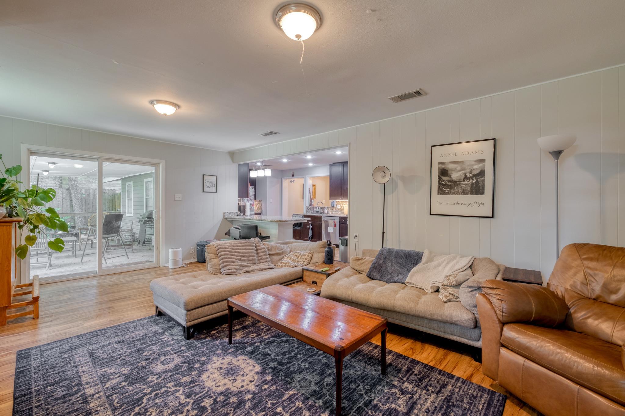 3006 Maplelawn CIR