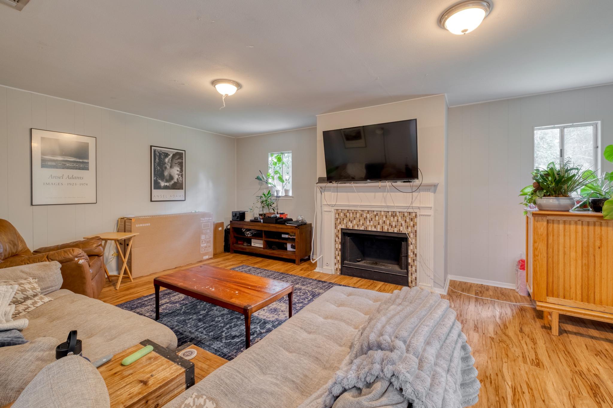 3006 Maplelawn CIR