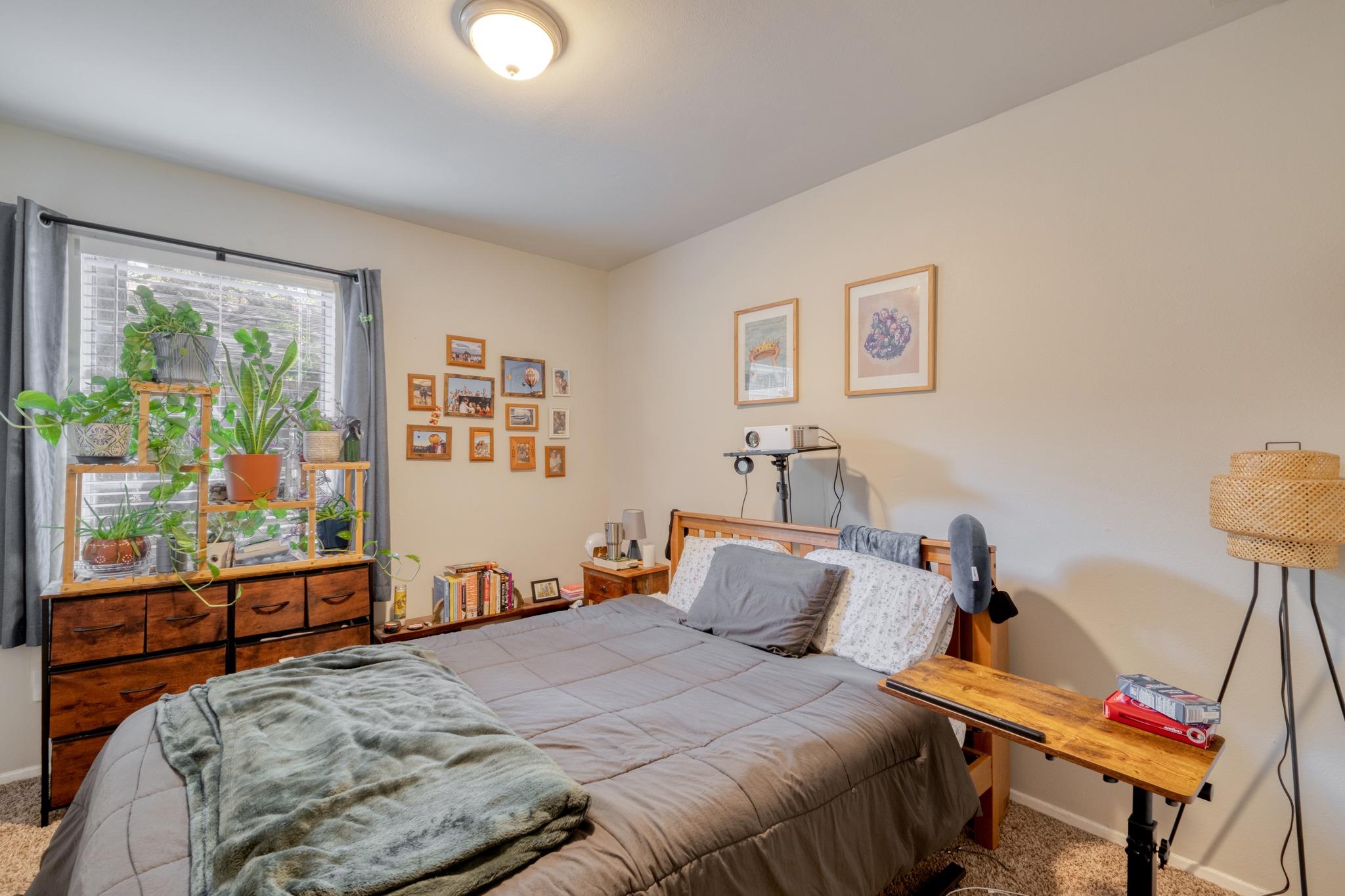 3006 Maplelawn CIR