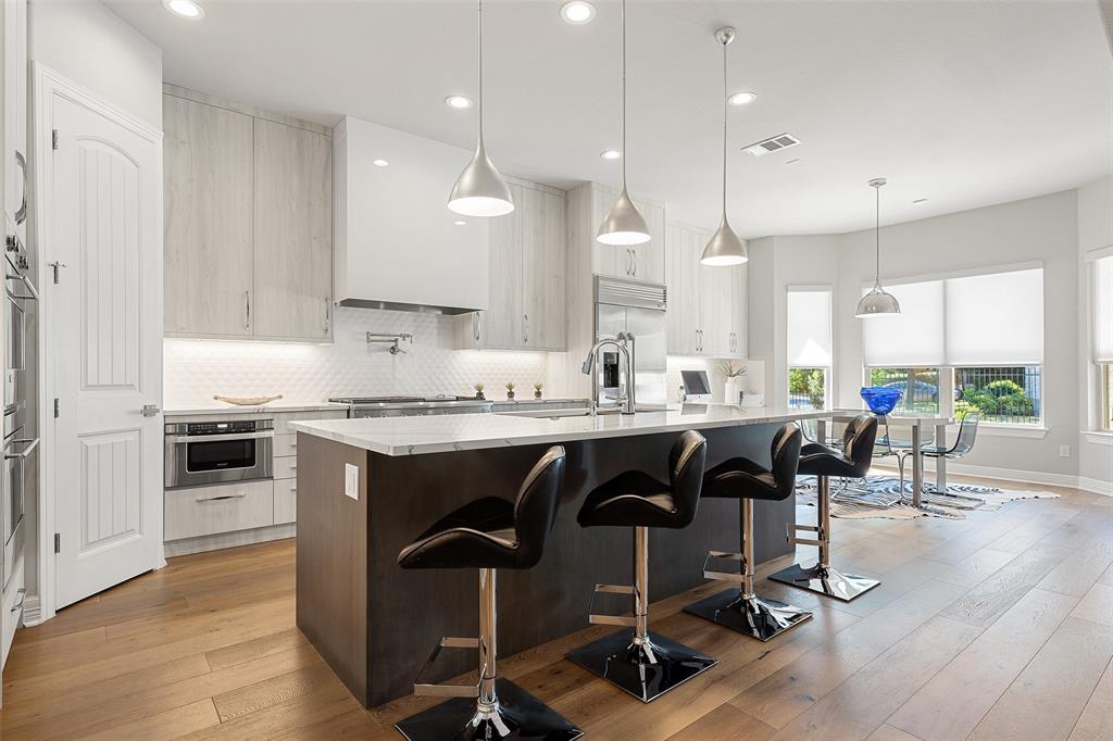9301 Travertine CV