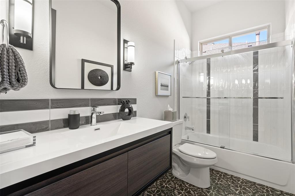 9301 Travertine CV