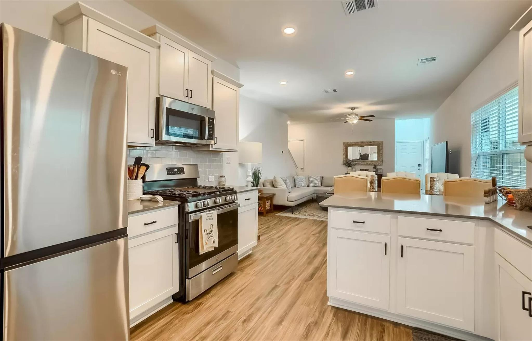 198 George Neggan LN