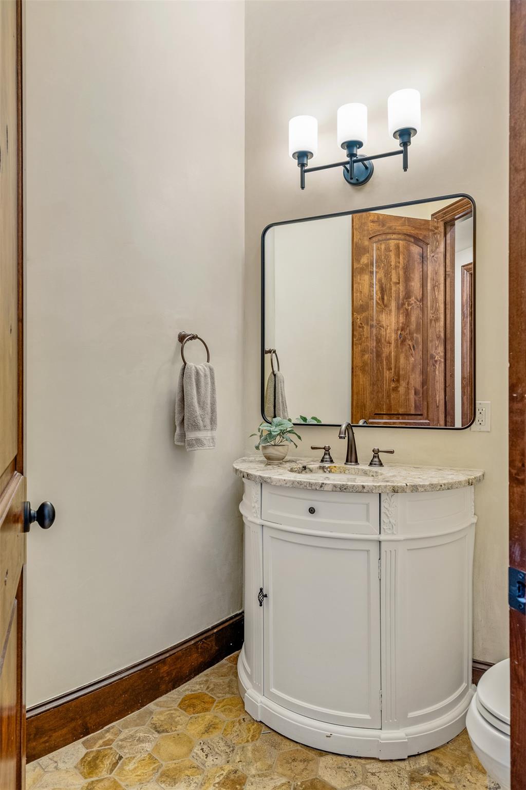 11 Hightrail WAY