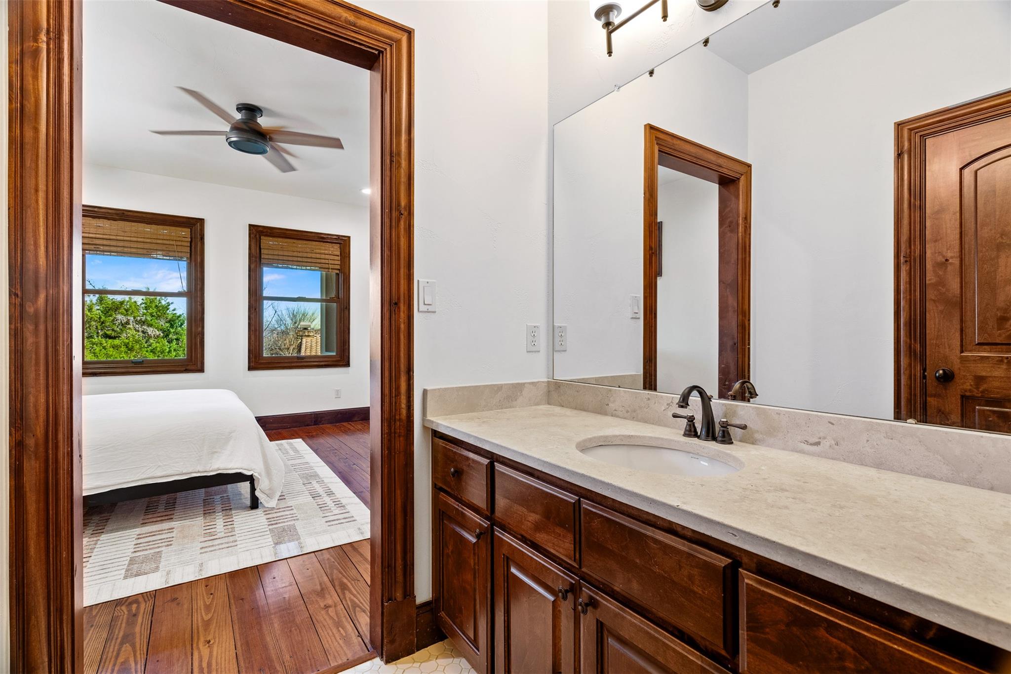 11 Hightrail WAY