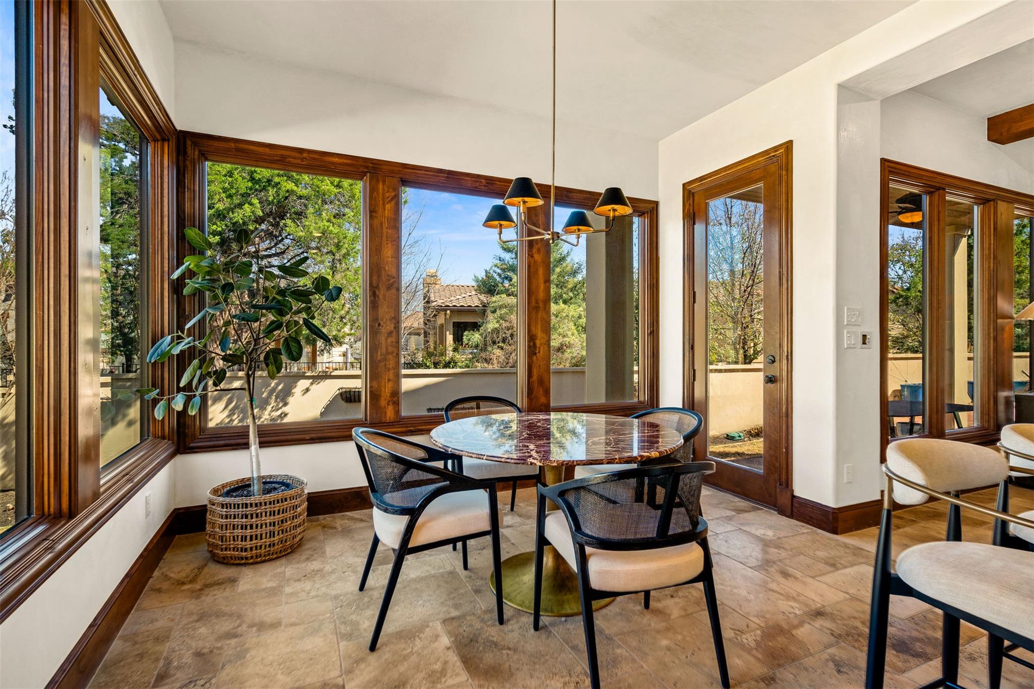 11 Hightrail WAY