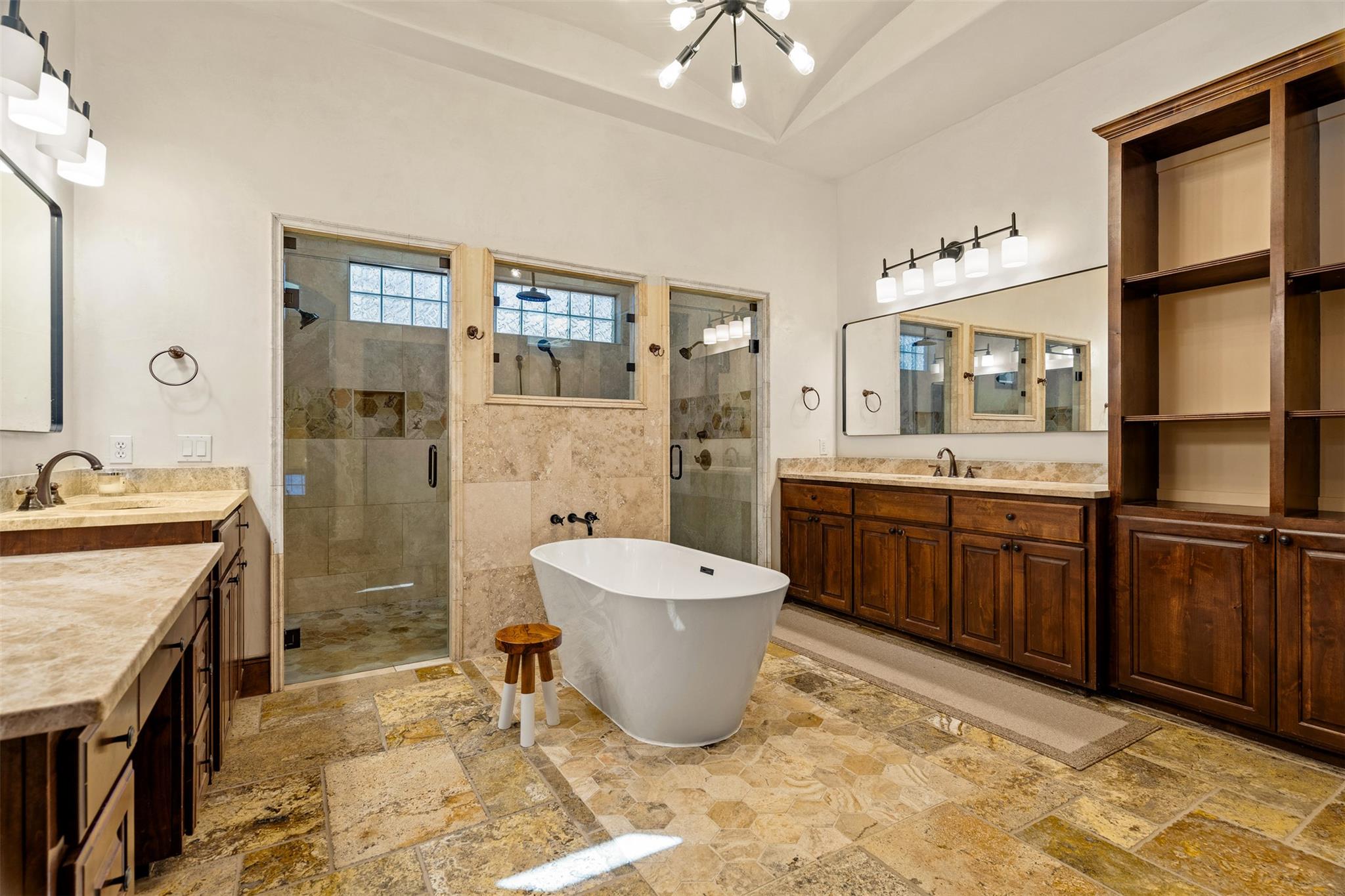 11 Hightrail WAY