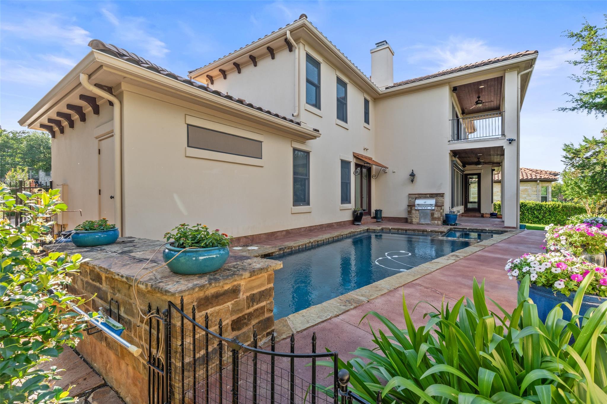 11 Hightrail WAY