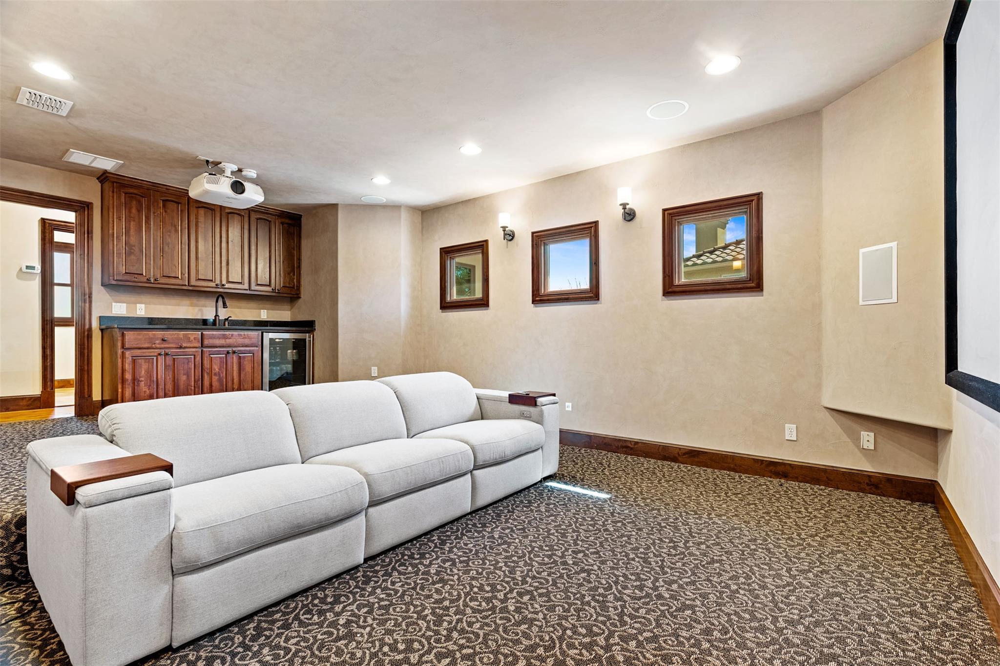 11 Hightrail WAY