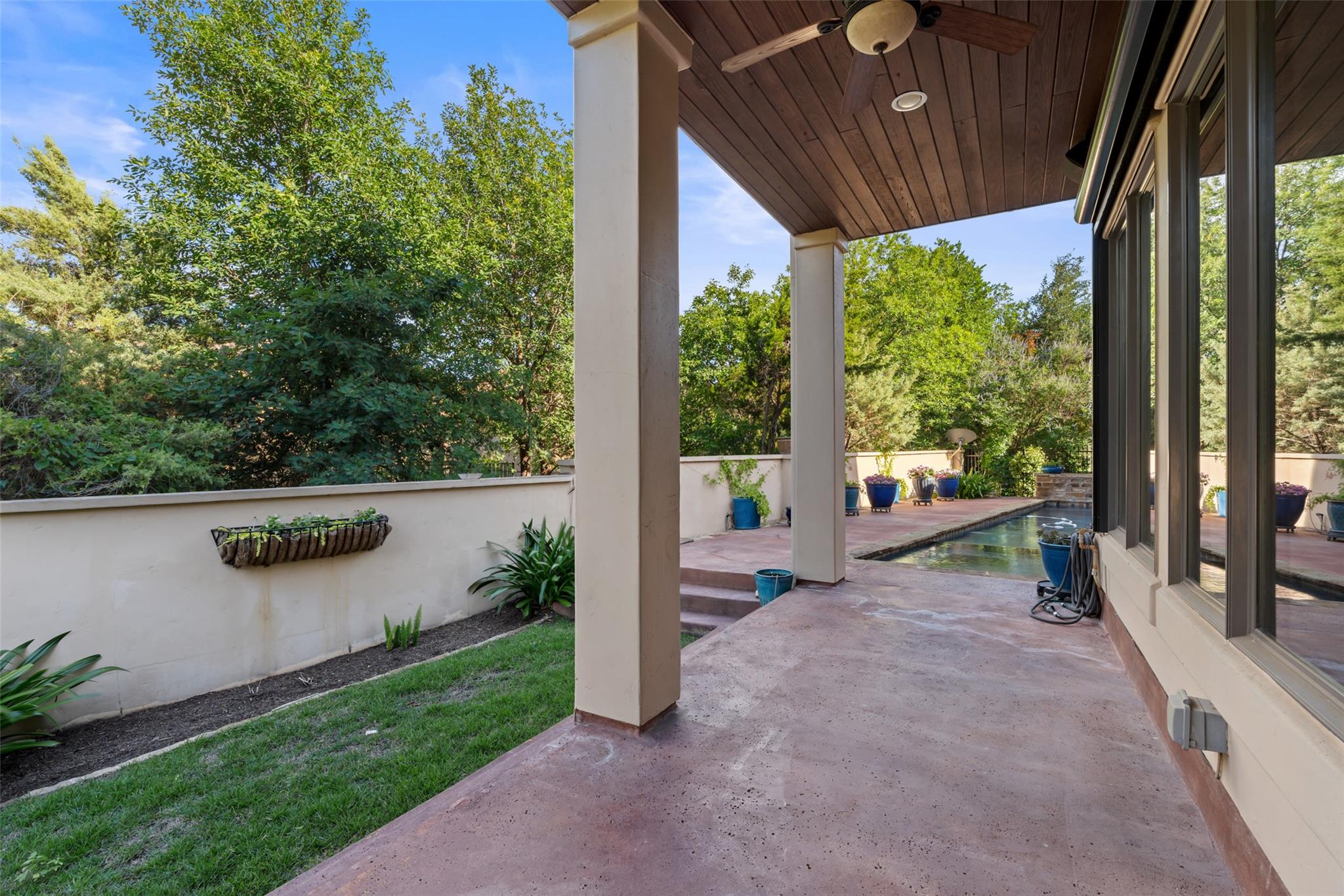 11 Hightrail WAY