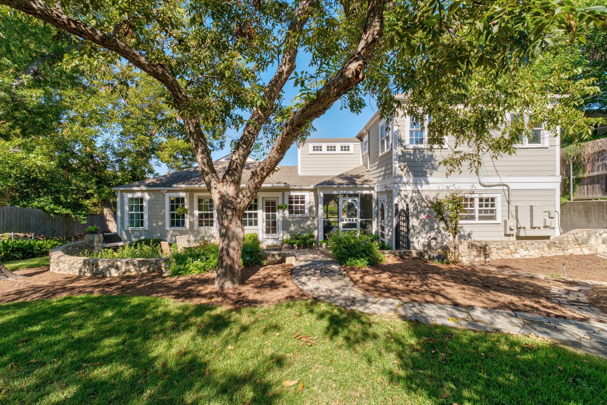 1901 Travis Heights BLVD