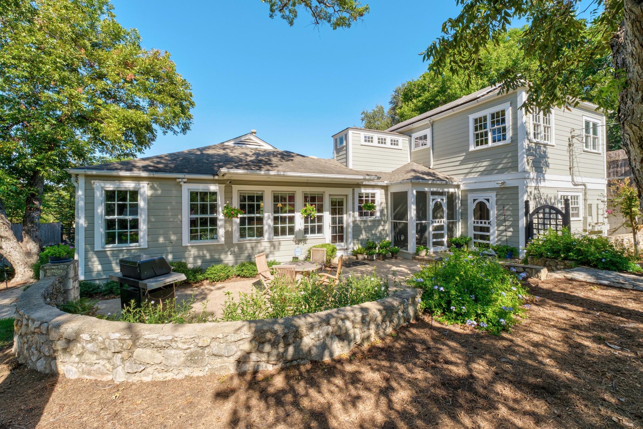 1901 Travis Heights BLVD