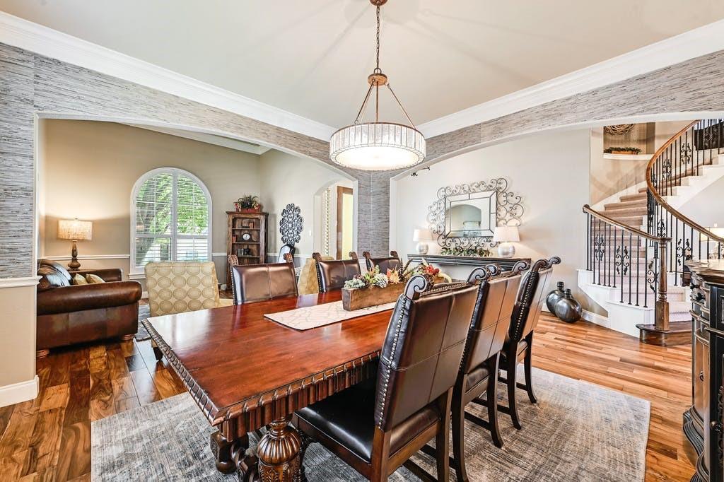 105 WHITLEY DR