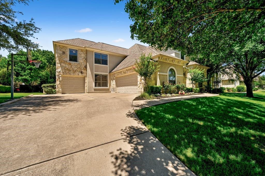 105 WHITLEY DR
