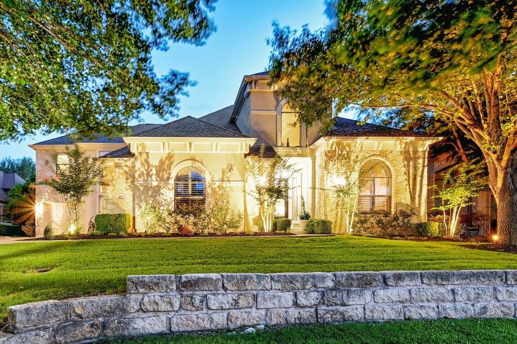 105 WHITLEY DR