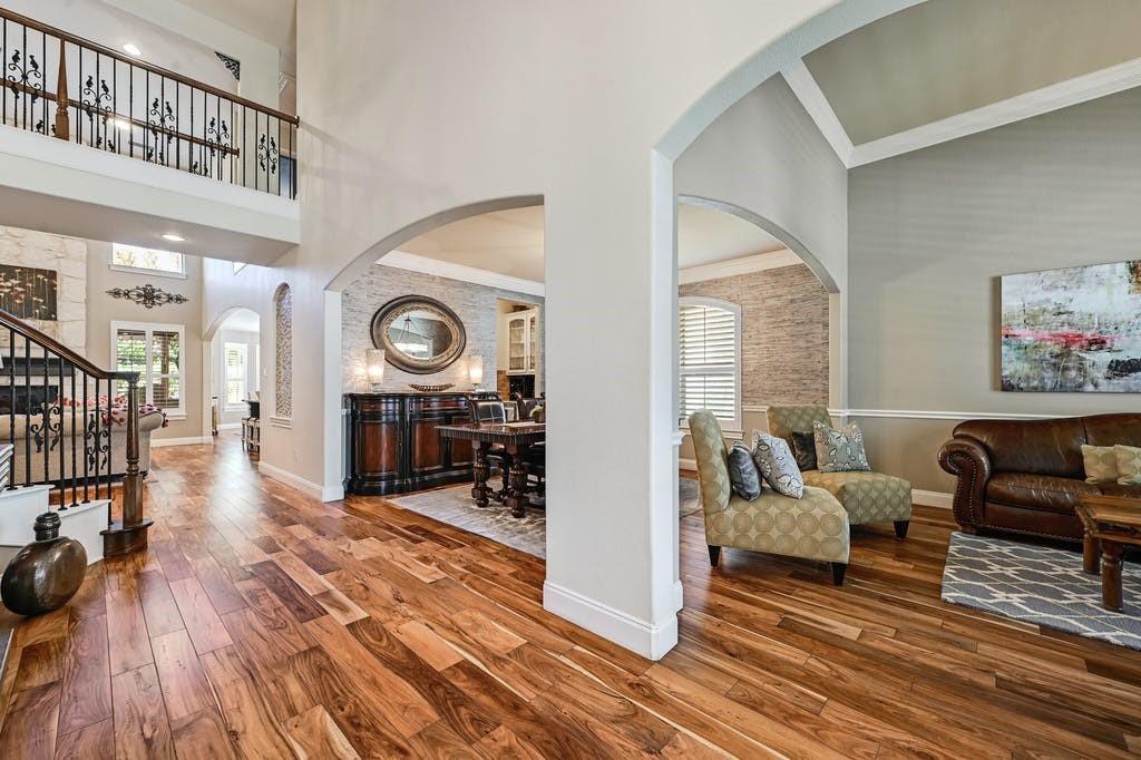 105 WHITLEY DR